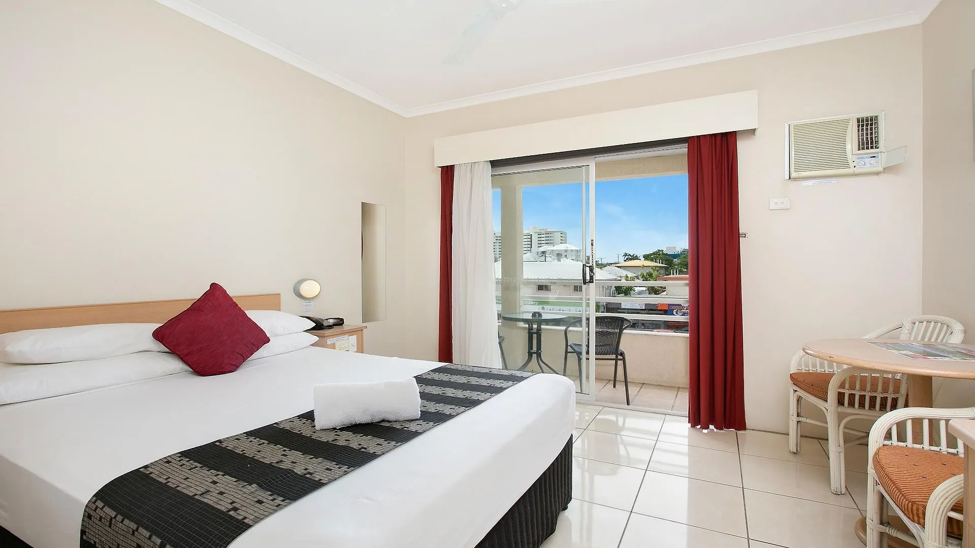 Cairns City Sheridan Motel